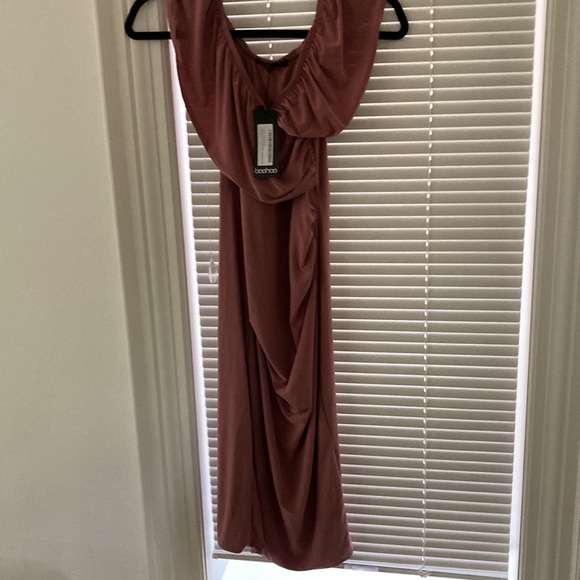 Boohoo Maternity off the shoulder tie waste dress - Picture 2 of 6